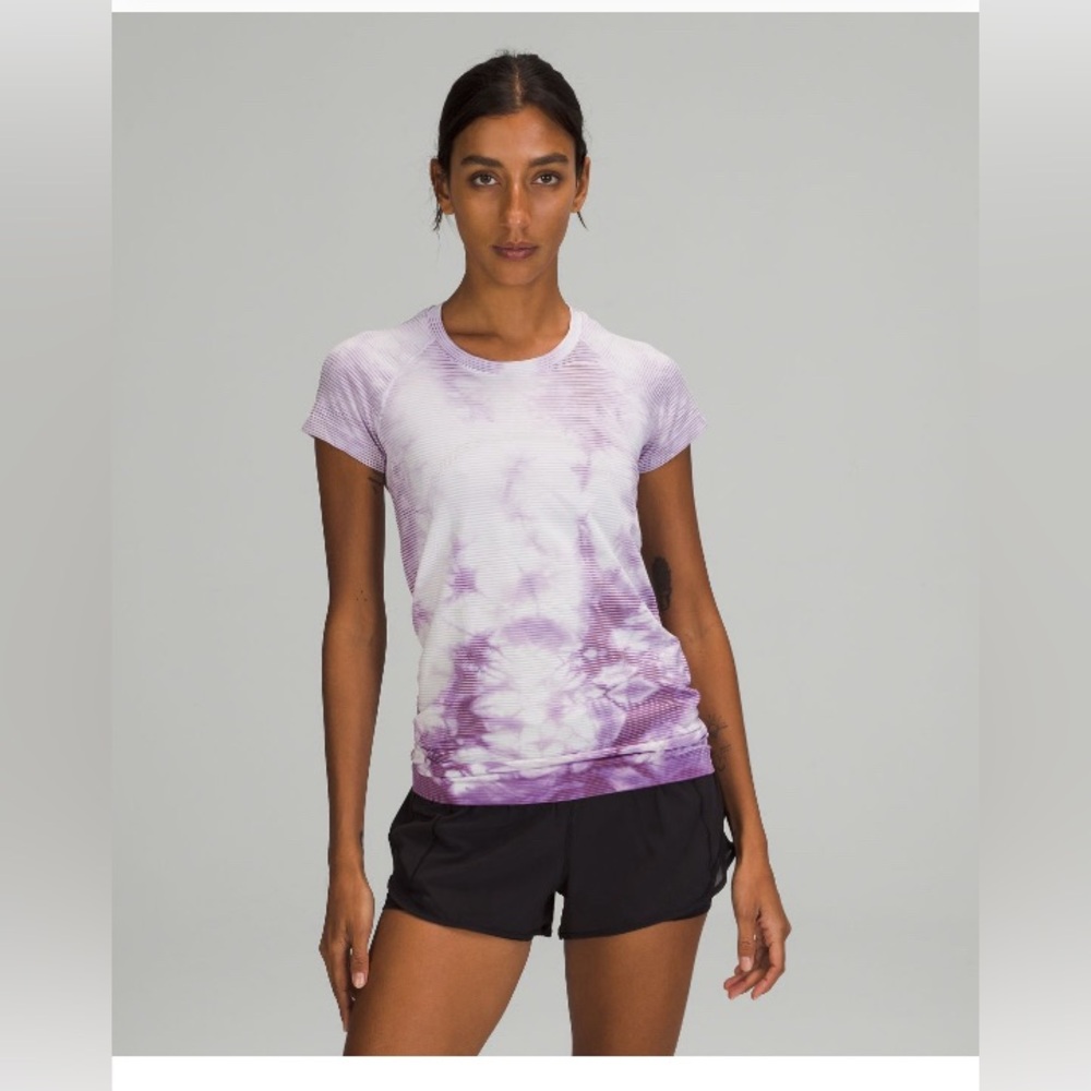 LULULEMON SWIFTLY TECH size: 4 color: purple and white tye-dye
